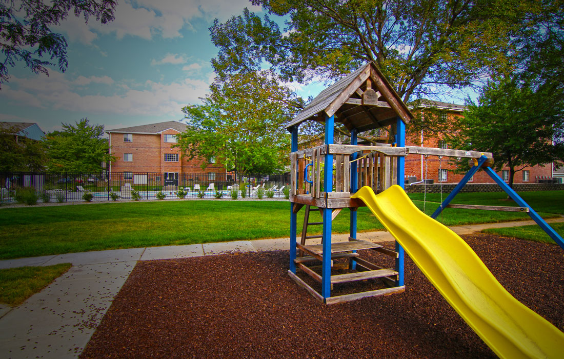 PHOTOS & TOUR • Embassy Park Apartments